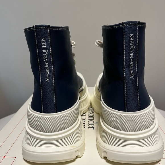 Preowned ALEXANDER MCQUEEN
Navy Leather Tread Slick High Sneakers size 42 main image 7